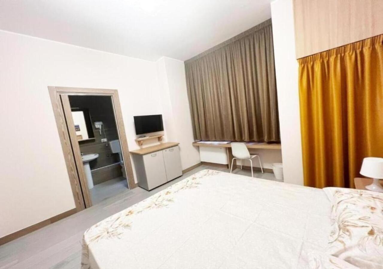 Sissi Comfort Rooms Foresteria Lombarda Monza Dış mekan fotoğraf